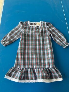 The Beaufort Bonnet Company Girls Plaid Nightgown in Red, Green, White
